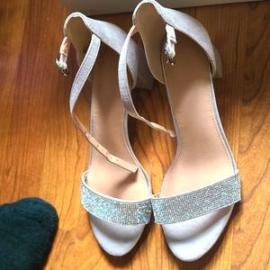 Women Shoes by Maripe' Silver, Size 8 M